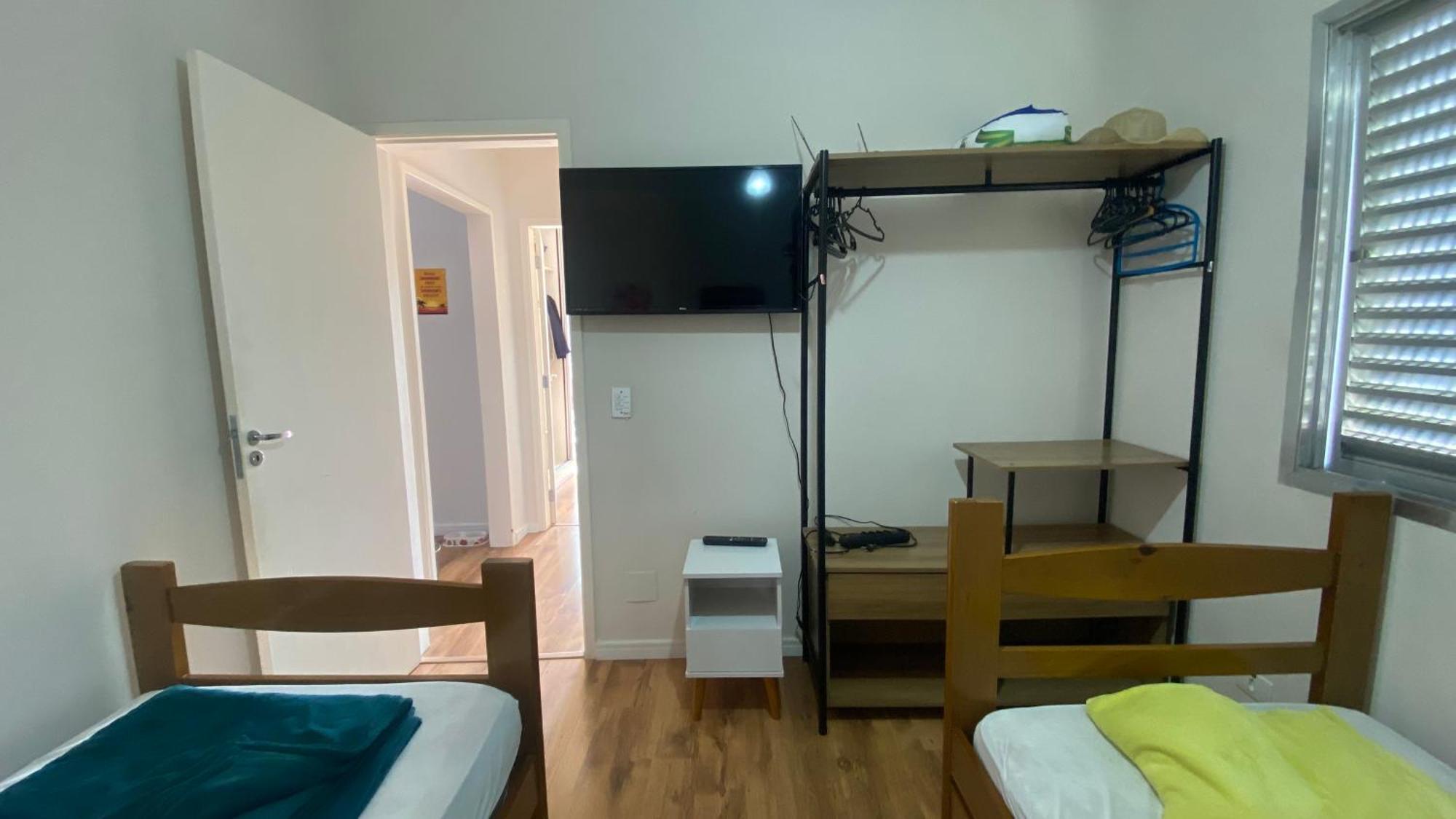 Ap 600M Da Praia Enseada, Ar, Wifi, Filtro, Secador 과루자 외부 사진